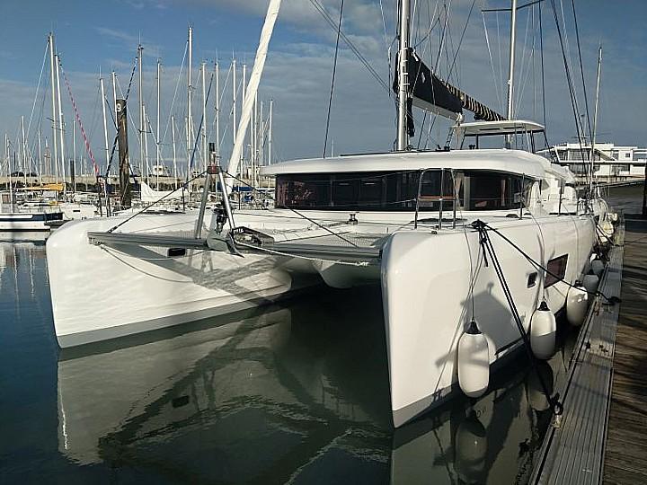 Photo #1 - Lagoon 42 - 4 + 2 cab. (Kit Cat) in s, Alimos marina - 37883