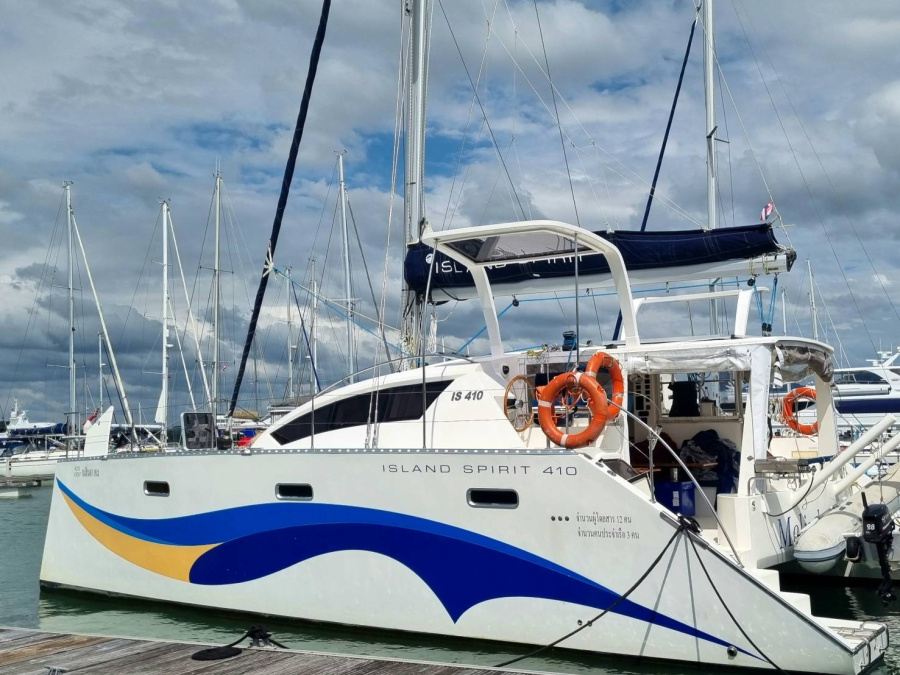 Photo #1 - Island Spirit 410 (Melinda Jane) in Yacht Haven Marina - 38198