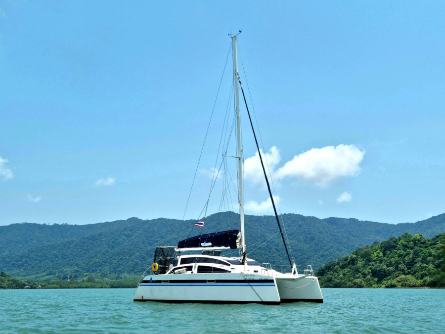 Photo #1 - Island Spirit 38 - 4 cab. (Island Time) in Thailand - 38209