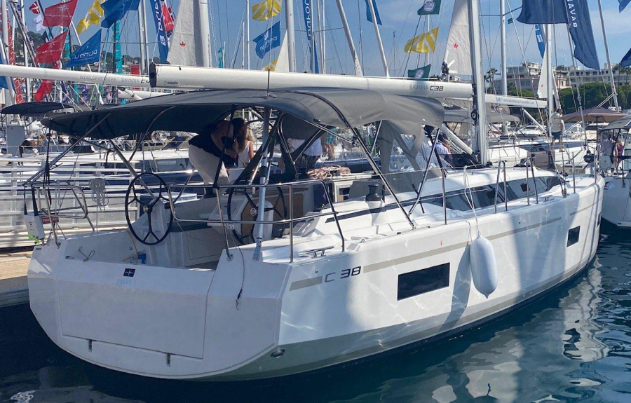 Photo #1 - Bavaria C38 (Luna 3) in Marina Imbat - 38553