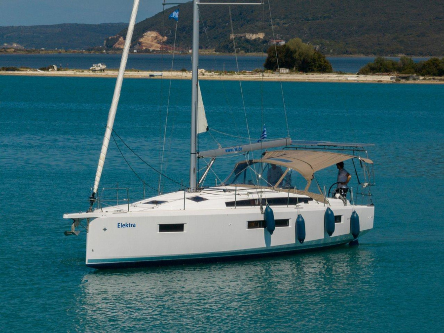 Photo #1 - Sun Odyssey 410 - 3 cab. (Elektra) in Lefkas main port - 38711