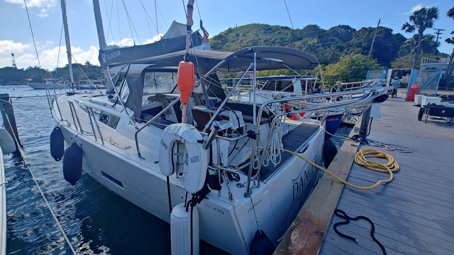 Photo #1 - Dufour 430 (Dancer) in Resort & Marina - 38733
