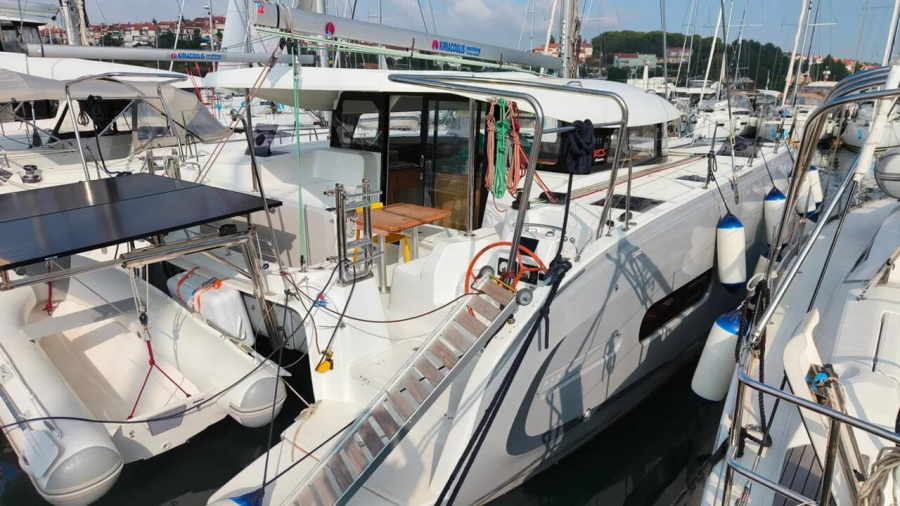 Photo #1 - Excess 11 - 4 + 1 + 1 cab. (Ginger Fizz V) in Marina Tehnomont Veruda - 38893
