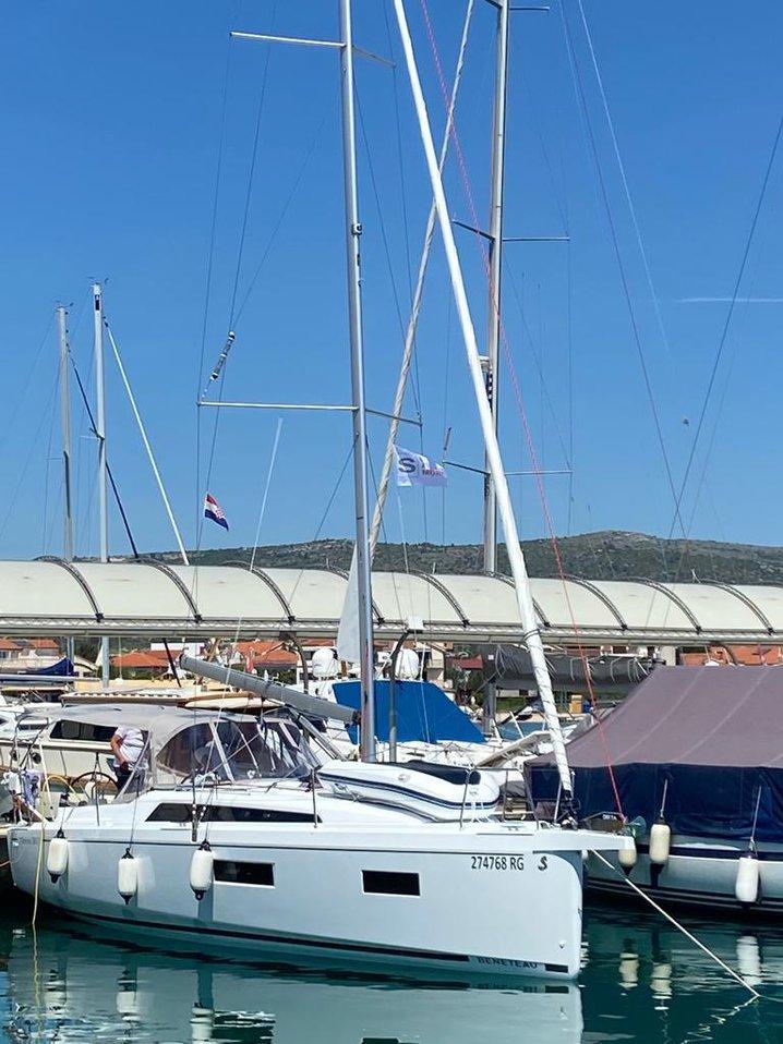 Photo #1 - Oceanis 34.1 (Ka Nani) in Marina Frapa - 38943