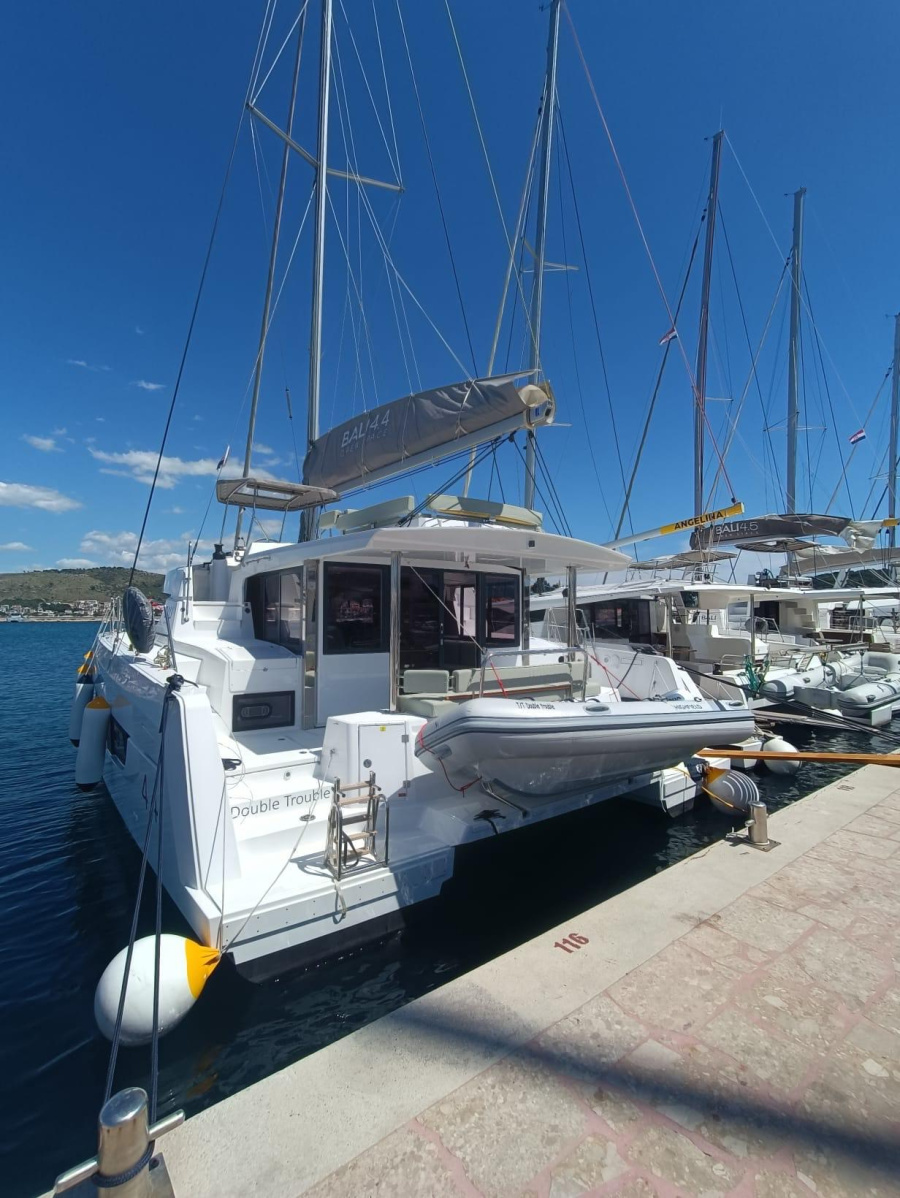 Photo #1 - Bali 4.4 - 4 + 2 cab. (Double Trouble) in Marina Frapa - 39241