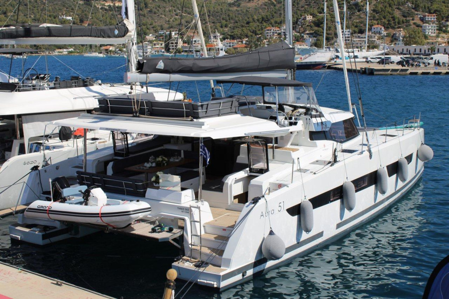 Photo #1 - Fountaine Pajot Aura 51 - 6 cab (Three Dee) in - Olympic Marine - 39383