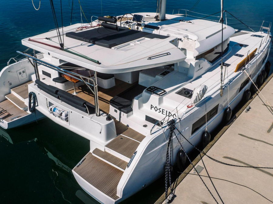 Photo #1 - Lagoon 46 - 4 + 2 cab. (Poseidon) en Marina Mandalina - 39416