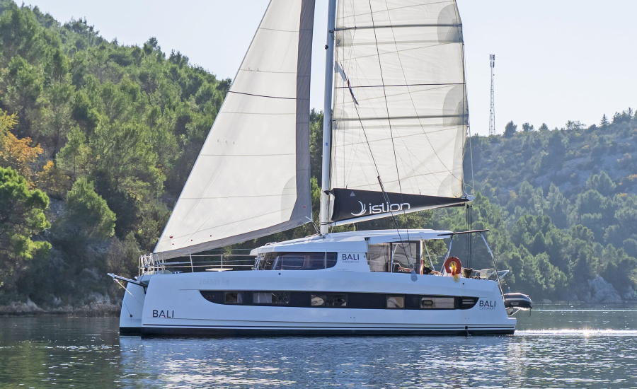 Photo #1 - Bali Catsmart - 4 + 2 cab. (First Toy) en ACI Marina - 39521