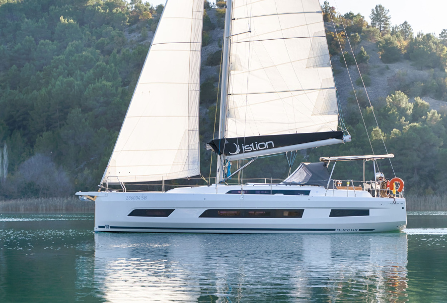 Photo #1 - Dufour 41 - 3 cab. (First Song) en ACI Marina - 39524