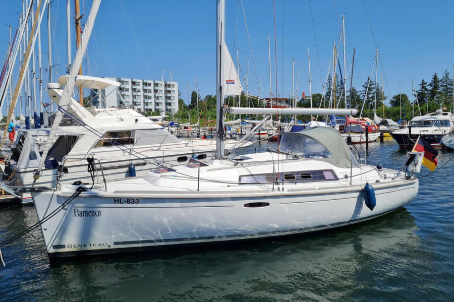 Photo #1 - Oceanis 31 (Flamenco) in Marina Sonwik - 39573