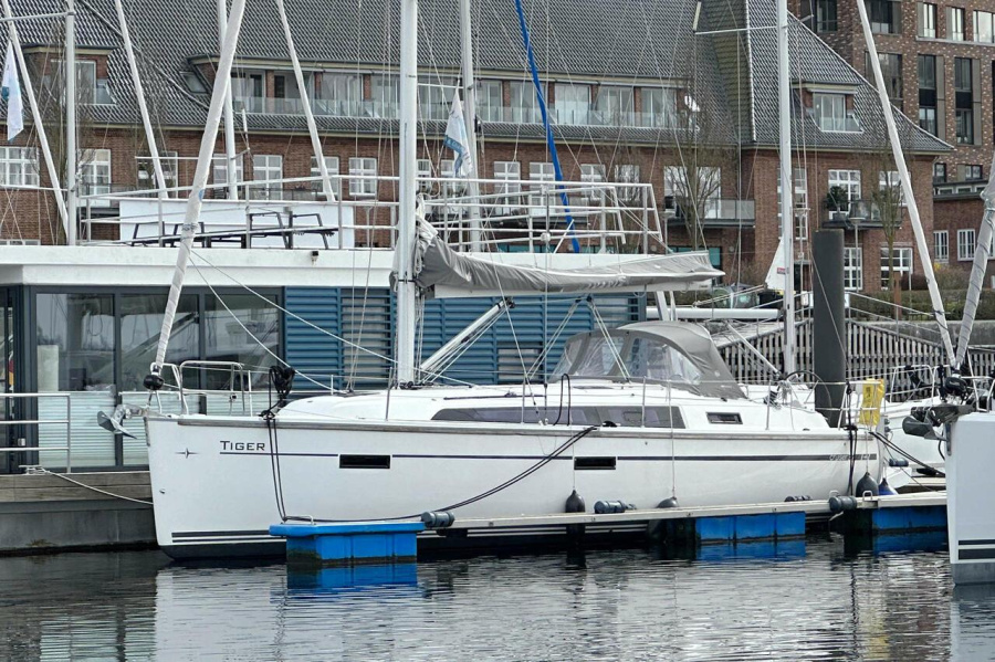 Photo #1 - Bavaria Cruiser 37 - 3 cab. (Tiger) en Marina Sonwik - 39605