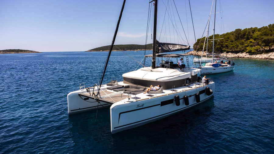 Photo #1 - Lagoon 52 - 6 cab. (Serenity) en Marina - 39637