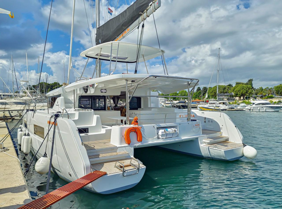 Photo #1 - Lagoon 46 - 4 + 2 cab. (Felicita) in ACI Marina - 39965