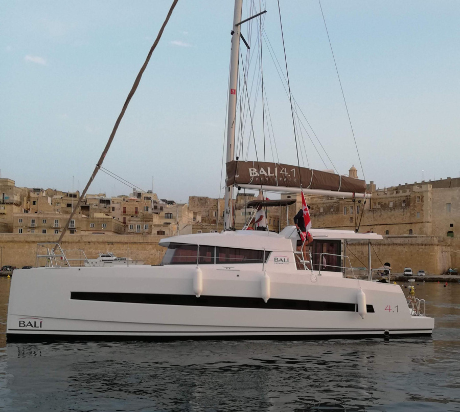 Photo #1 - Bali 4.1 - 4 cab. (ECONOMY) in Malta, Marina - 39994