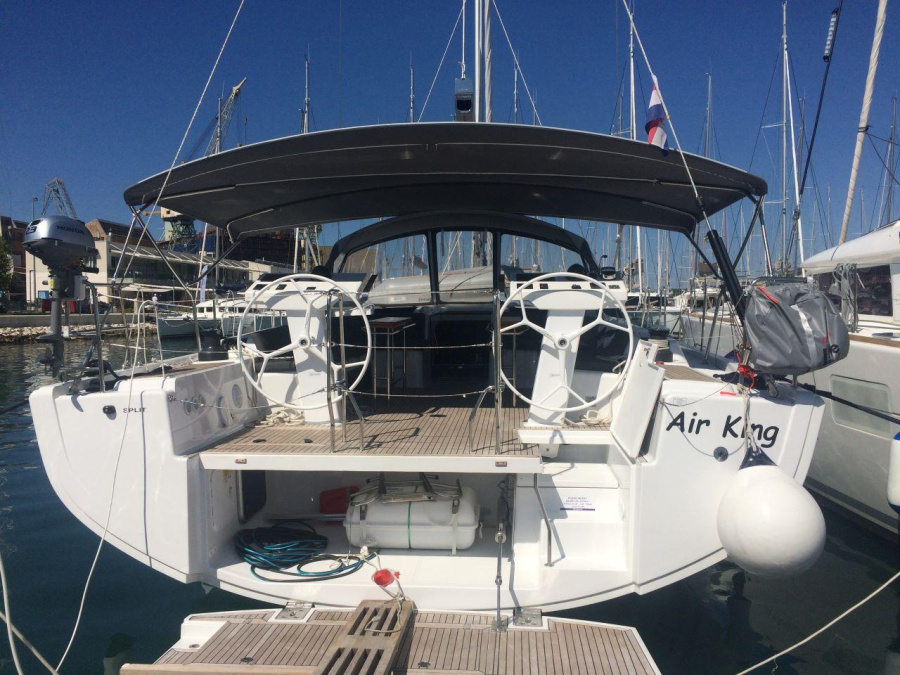 Photo #1 - Hanse 548 - 5 + 1 cab. (Air King) in Marina (ex.SCT) - 40667