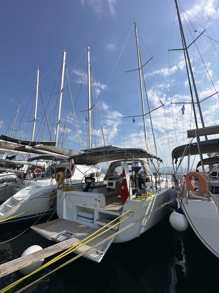 Photo #1 - Dufour 430 - 3 cab. (Enki) en Yacht Club Mai - 40708