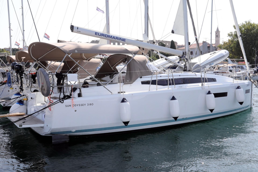 Photo #1 - Sun Odyssey 380 (Red Kiss) in ACI Marina - 40863