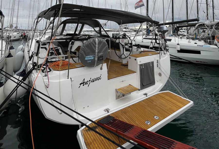 Photo #1 - Bavaria C46 Ocean - 4 cab. (Anjumi) in Marina Kornati - 41342