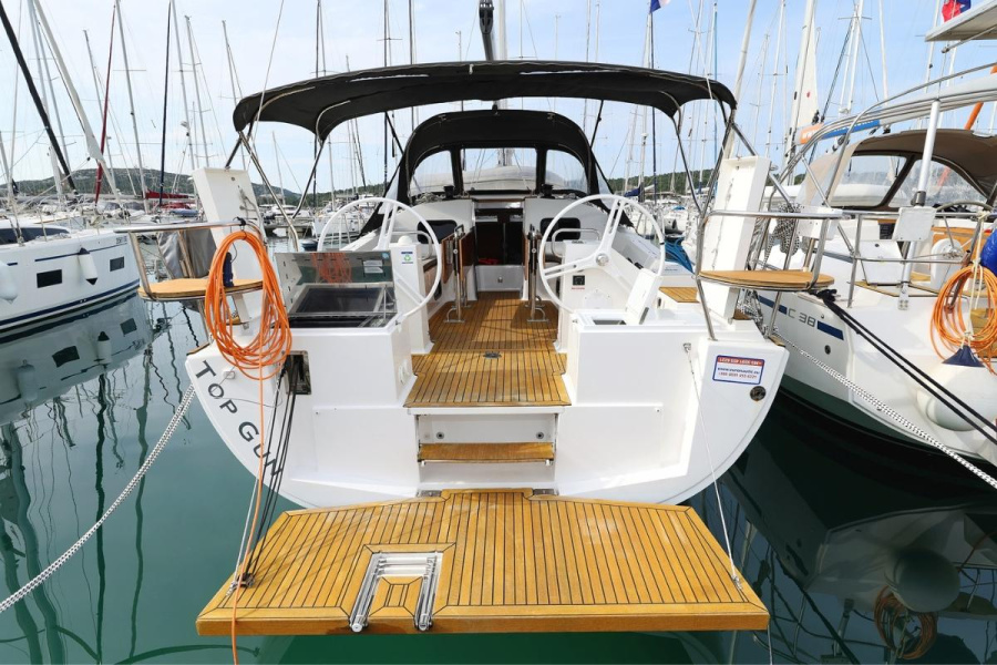 Photo #1 - Elan Impression 45.1 (Top Gun) en Marina - 41972
