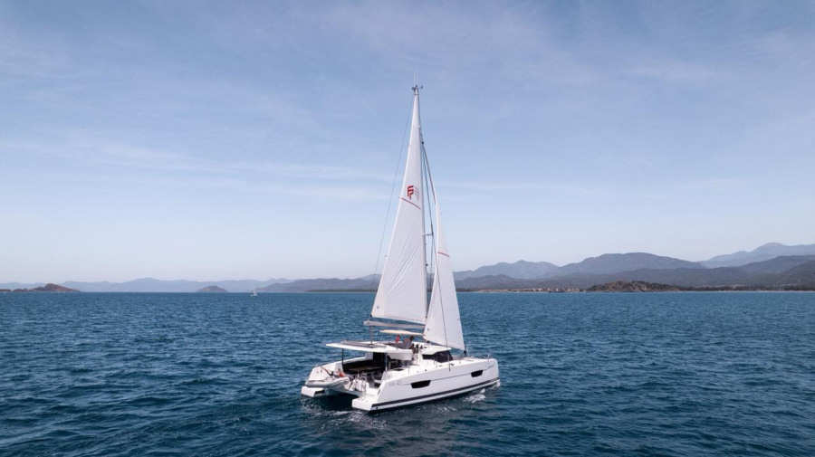 Photo #1 - Fountaine Pajot Isla 40 - 4 cab. (Portofino) in Yacht Classic Hotel Marina - 42454