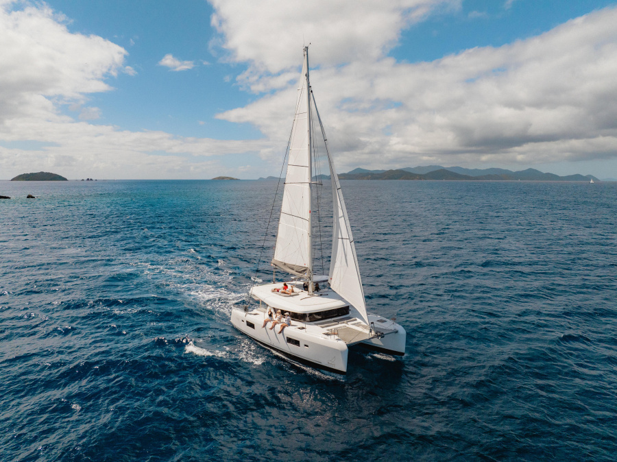 Photo #1 - Lagoon 42 - 4 + 1 cab. (Island Riff) en Resort & Marina - 42802