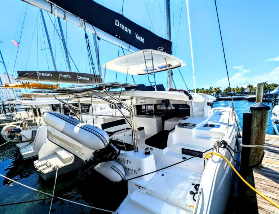 Photo #1 - Lagoon 46 - 4 + 2 cab. (SEARENITY) in Palm Cay Marina - 43171