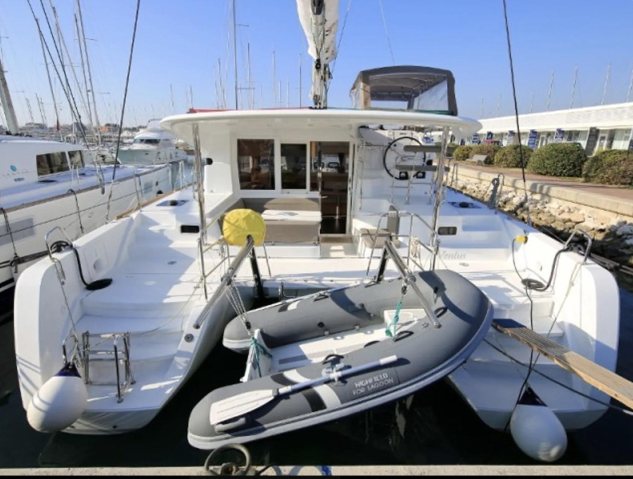 Photo #1 - Lagoon 39 - 4 + 2 cab. (Dies Mei) en Marina - 43172