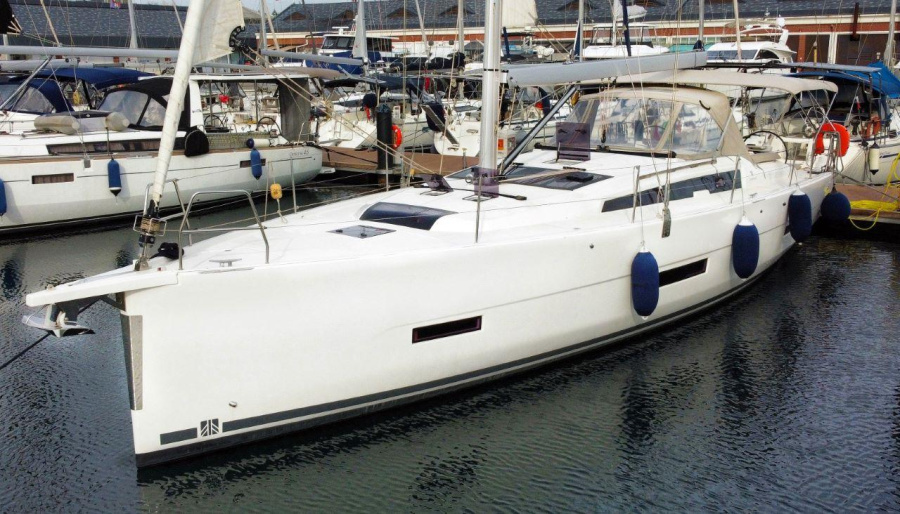 Photo #1 - Dufour 430 - 3 cab. (NEXUS) in Joya Del Mar Marina - 43211