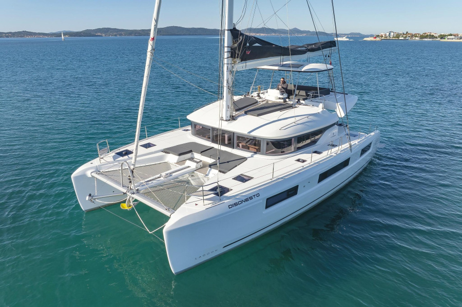 Photo #1 - Lagoon 51 - 6 + 1 cab. (Disonesto) in D-Marin Dalmacija Marina - 43232