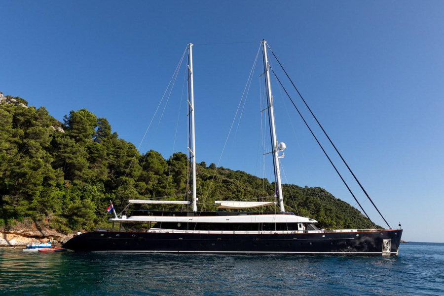 Photo #1 - Clase Azul (Clase Azul) in Krilo - 43450