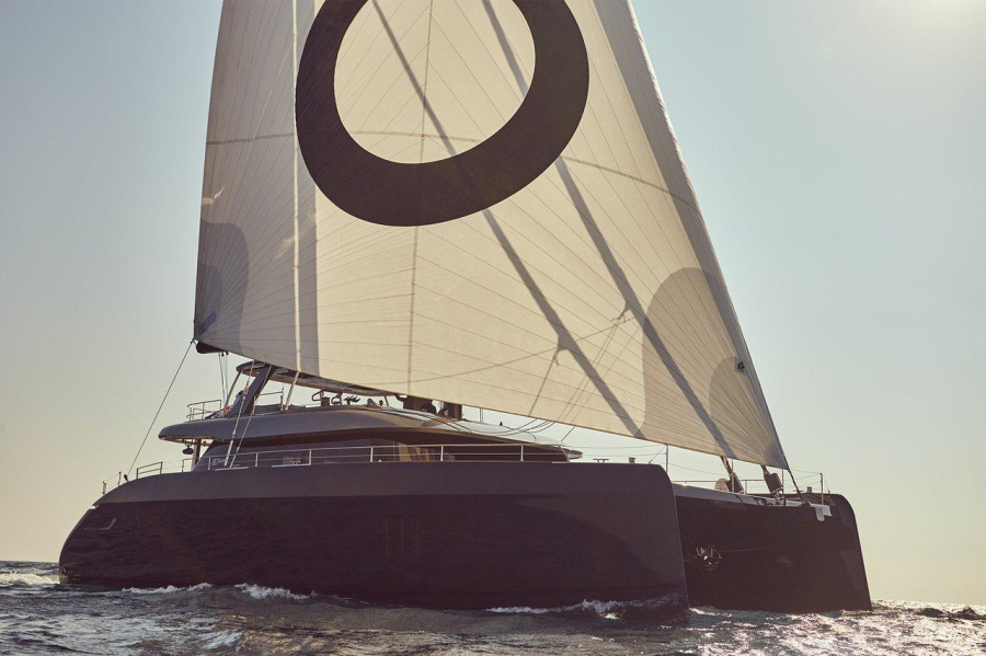 Photo #1 - Sunreef 80 - 6 + 1 cab. (Shades of Grey) in Marina Port de Mallorca - 43714