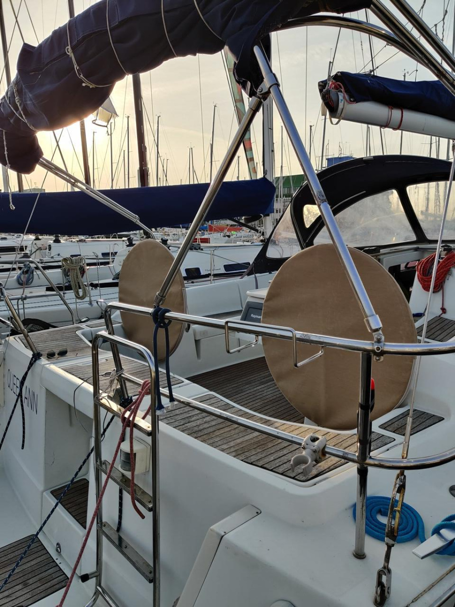Queen Ann - 2