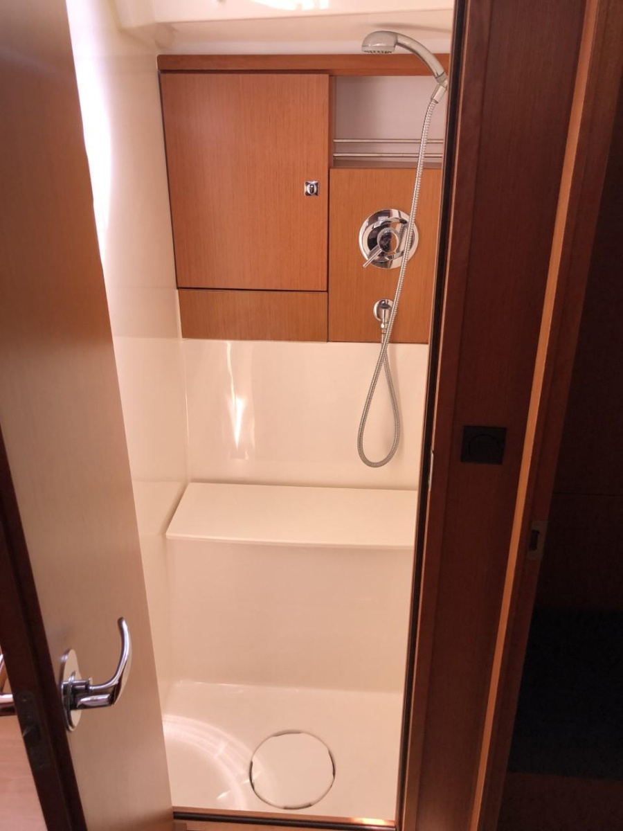 Photo #1 - Bavaria Cruiser 46 - 4 cab. (Dea) in Marina Losinj - 43792