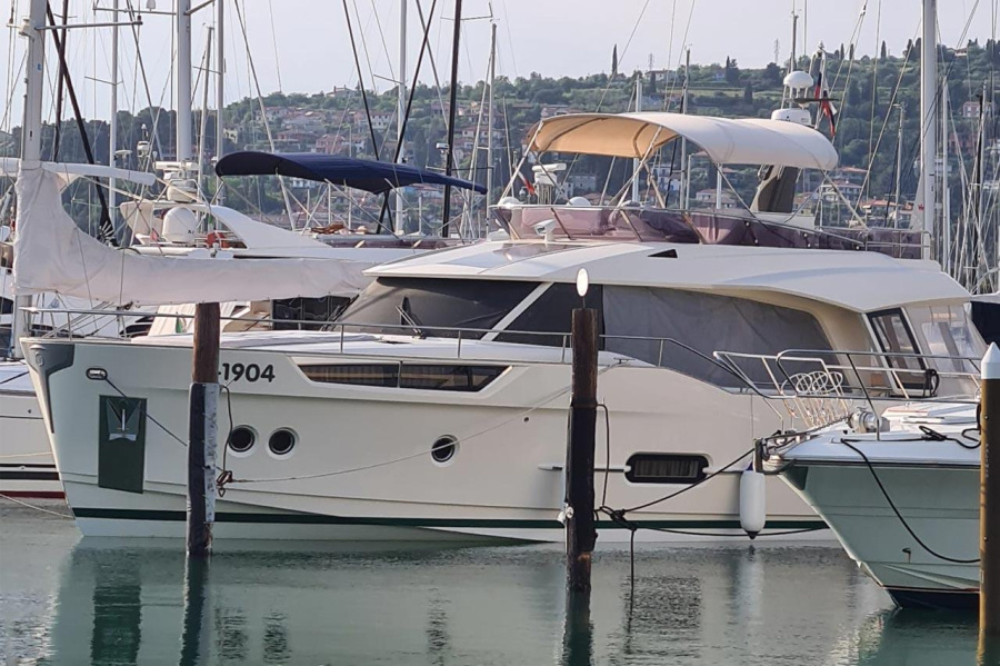 Photo #1 - Greenline 48 Fly (Sarkis de Karabas) in Marina Portorož - 61333