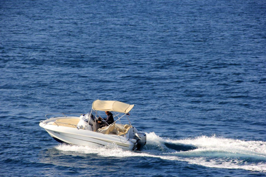 Benetau Flyer 550 Sun Deck - 2