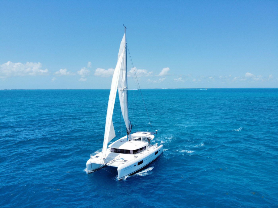 Photo #1 - Lagoon 42 - 4 cab. (Sugar Magnolia) in Key West, The Perry Marina - 64071