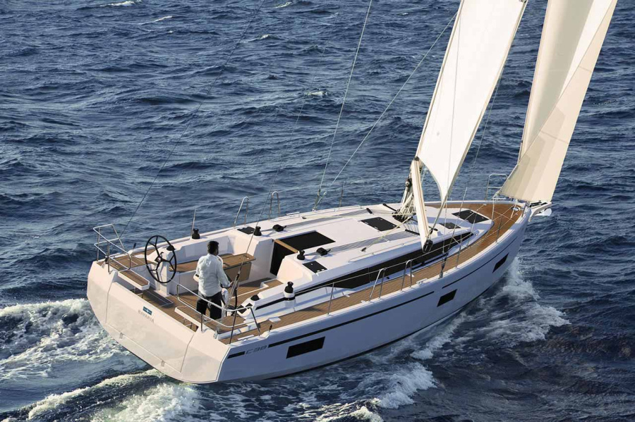 Photo #1 - Bavaria C38 (Lizzy) en de Mallorca, Real Club Nautico - 63647