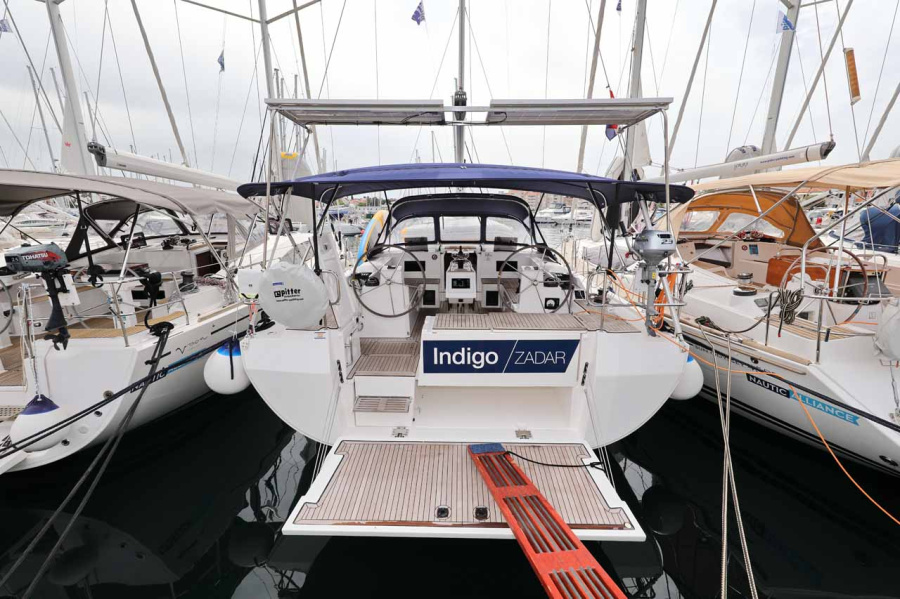 Photo #1 - Bavaria C45 Holiday (Indigo) en Marina Hramina - 63692
