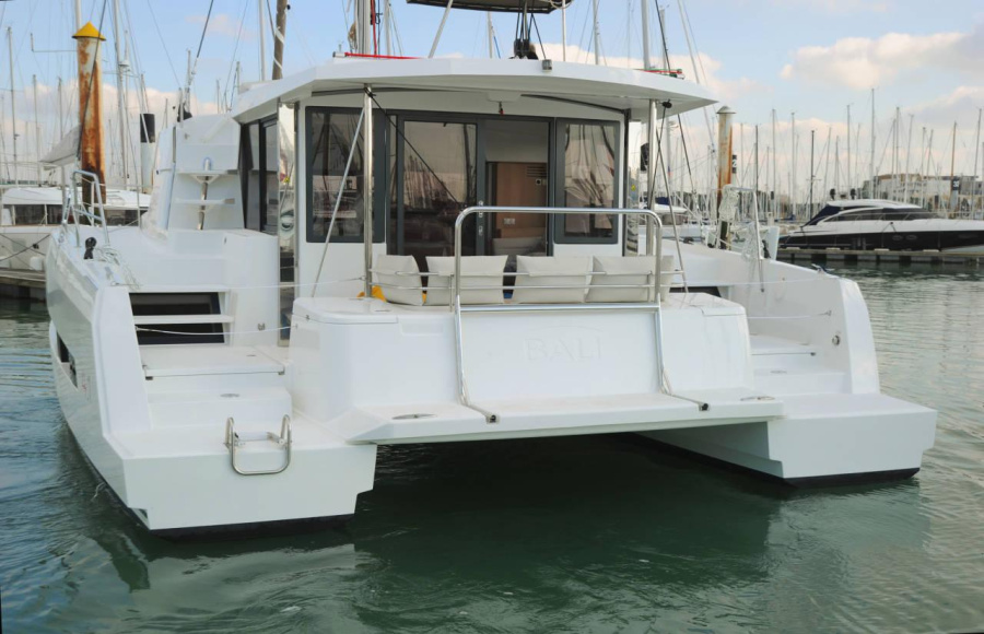 Photo #1 - Bali 4.1 - 4 + 2 cab. (Lady Dasi) in Lefkas main port - 64194