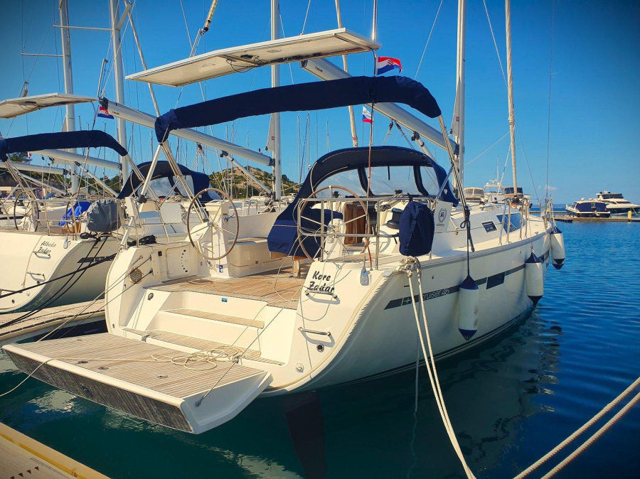 Photo #1 - Bavaria Cruiser 46 - 4 cab. (Kore) in Marina - 65909
