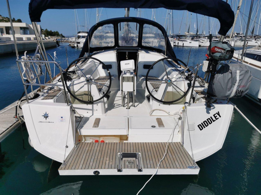Photo #1 - Sun Odyssey 349 - 3 cab. (Diddley) in Marina - 65931