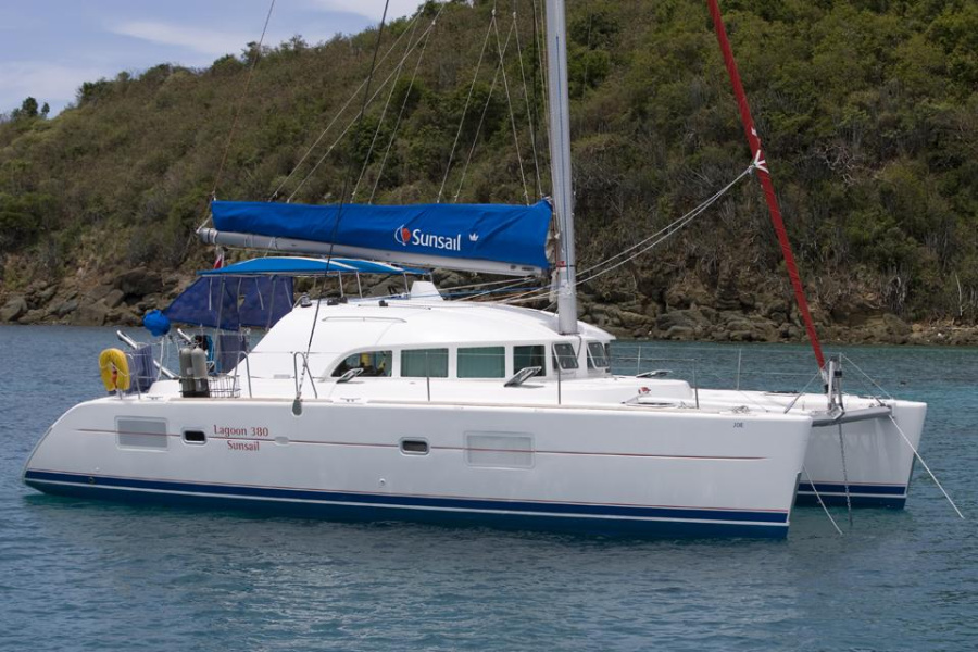 Photo #1 - Lagoon 380 - 4 + 2 cab. (Queen Mia) in Marina Kornati - 64385