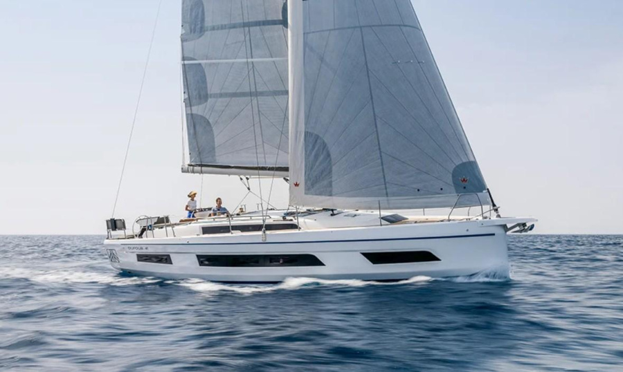 Photo #1 - Dufour 41 - 3 cab. (CIRRUS) in Resort & Marina - 65507
