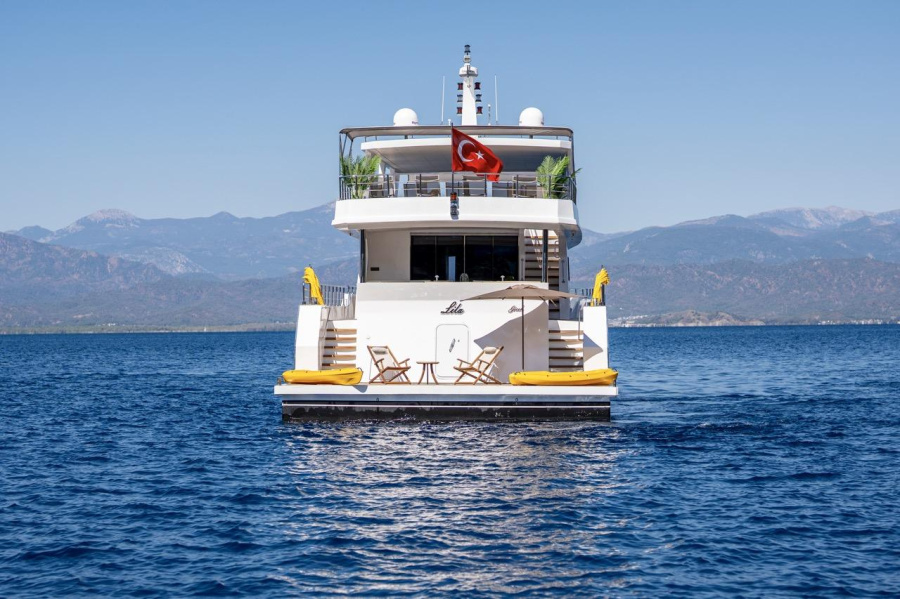 Lila Trawler - 2