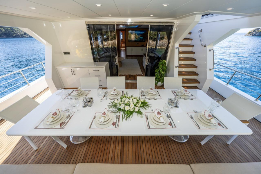Lila Trawler - 2