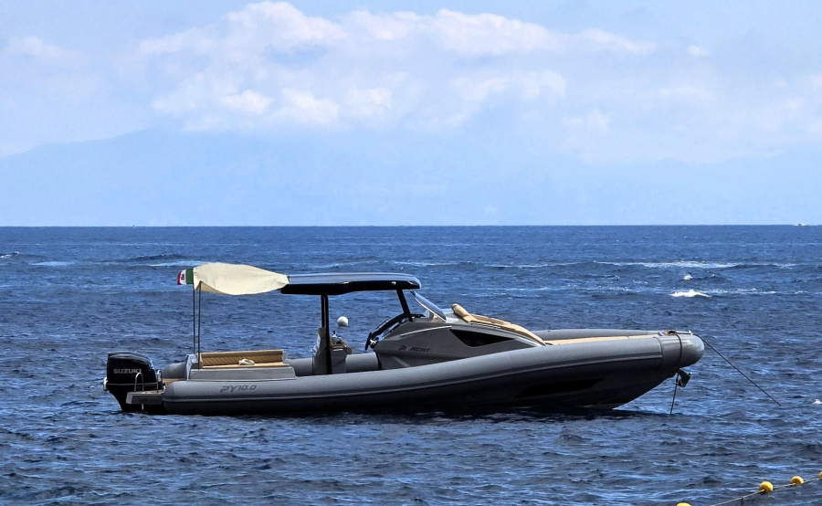 Photo #1 - PY10.0 Cabin (Black Shark) in  - 66190
