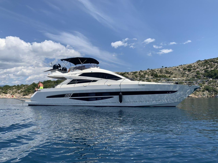 Photo #1 - Galeon 700 Skydeck - 4 + 1 cab. (Obession Two) en Mitan Marina - 67589