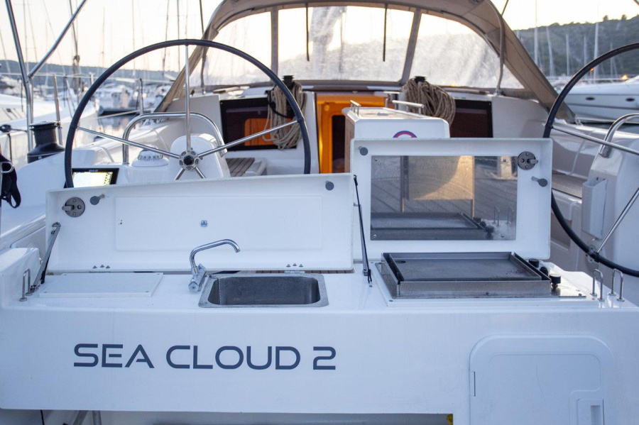 Sea Cloud 2 - 1
