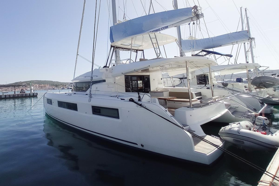 Photo #1 - Lagoon 50 - 6 + 1 cab. (Vi La Ut) in Yachtclub Seget (Marina Baotić) - 44545