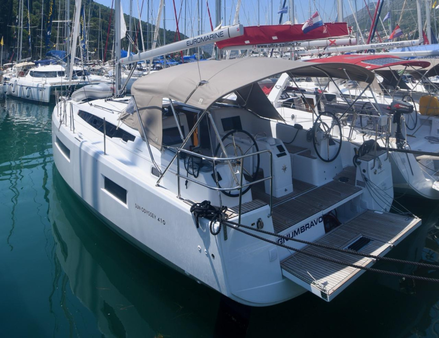 Photo #1 - Sun Odyssey 410 - 3 cab. (Signum Bravo) en Komolac, ACI Marina - 44547